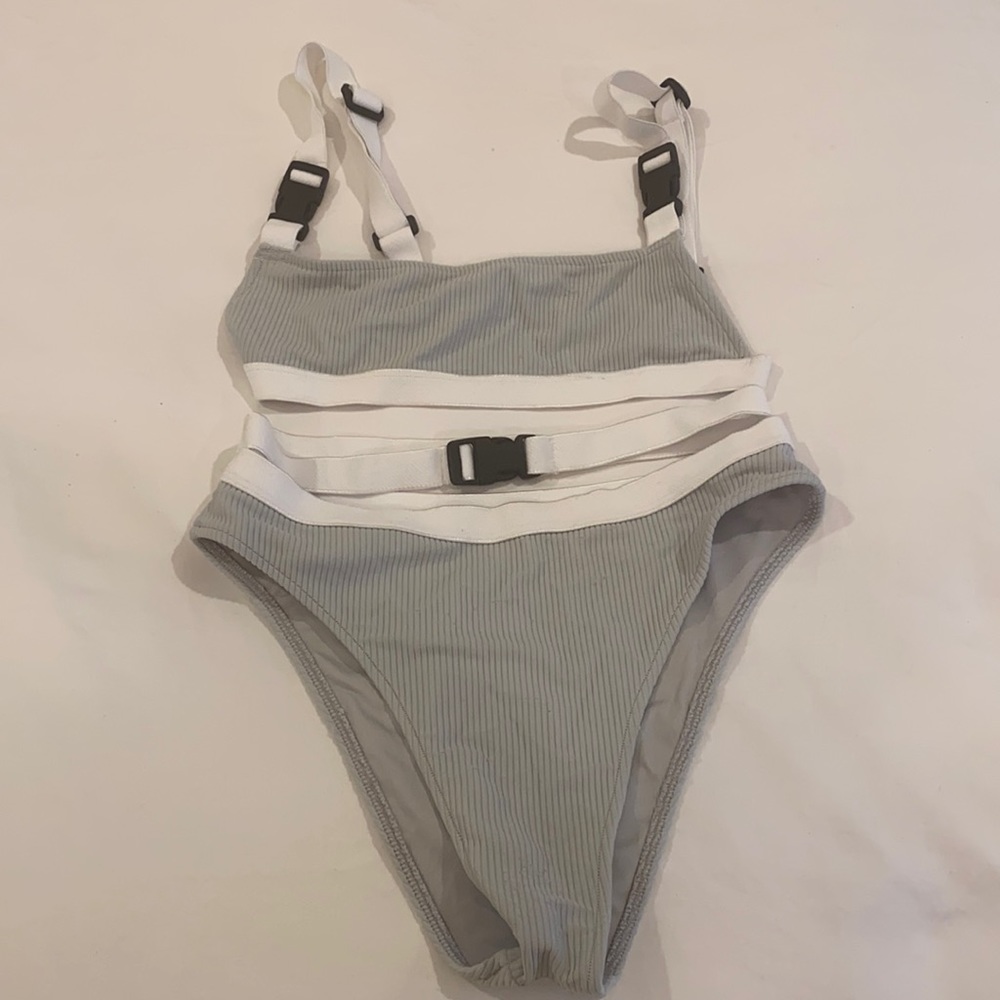 Frankies Bikinis